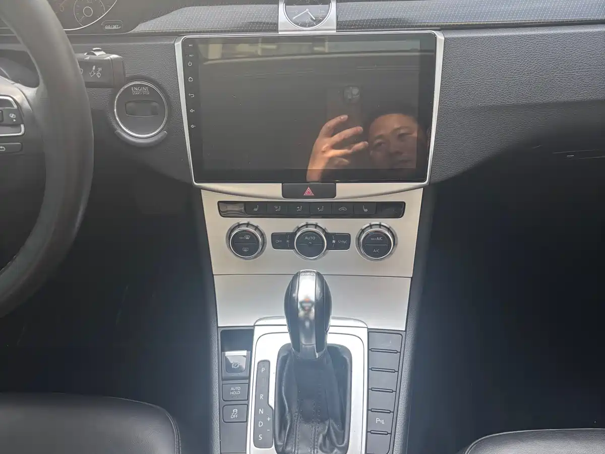 Volkswagen Magotan 2012 Facelift 1.8TSI Luxury фото 9