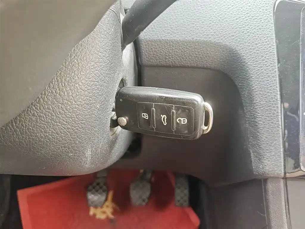 Volkswagen Santana 2016 1.4L Manual Trend Edition фото 9
