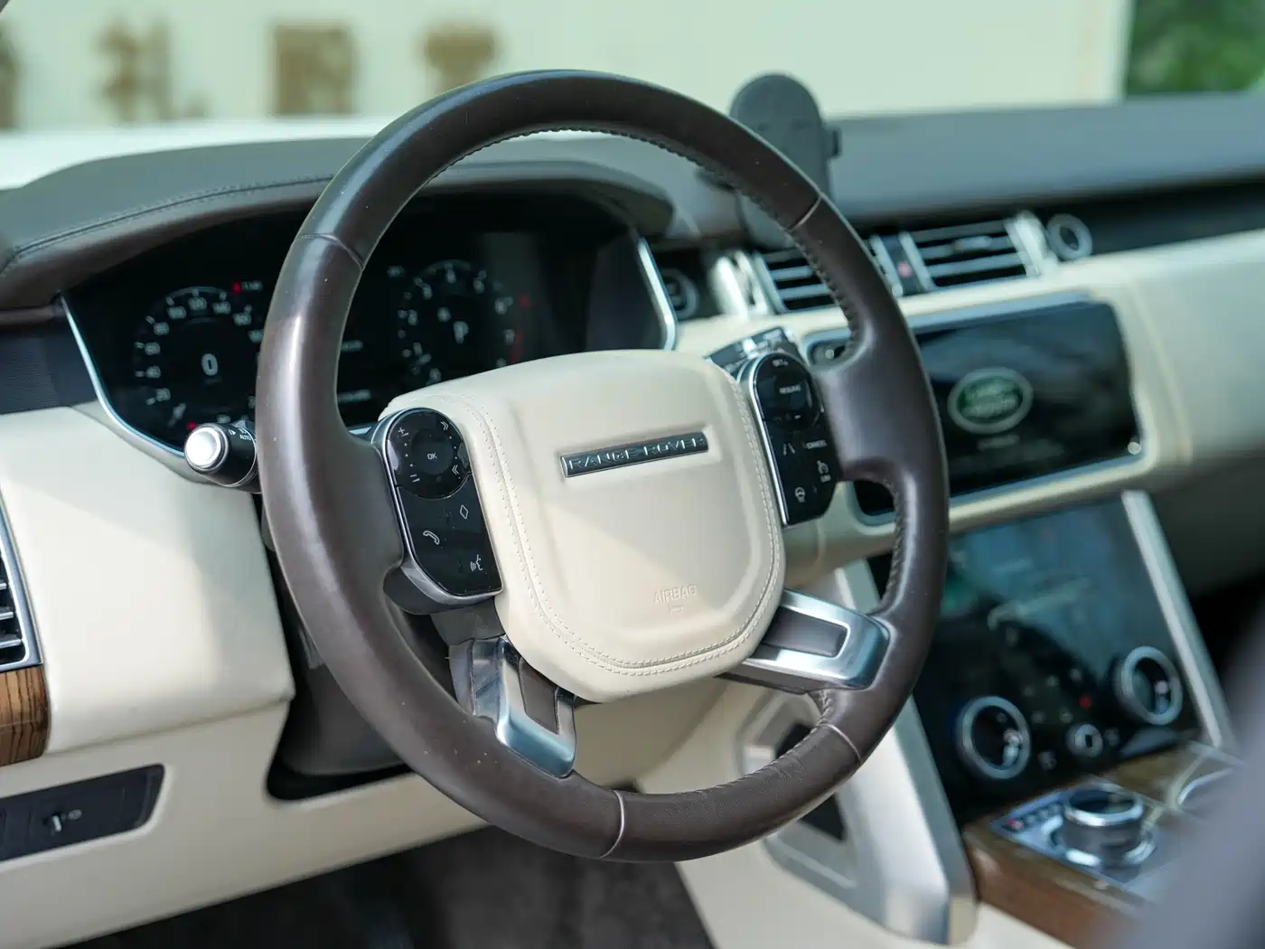 Land Rover Range Rover 2018 3.0 SC V6 Vogue SE Genesis Extended Edition фото 18