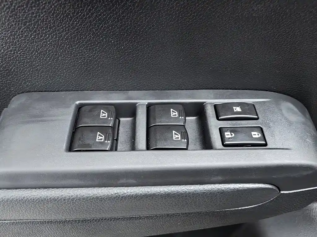 Dongfeng Aeolus Dongfeng Fengshen AX7 2015 2015 2.0L Automatic Smart Ease