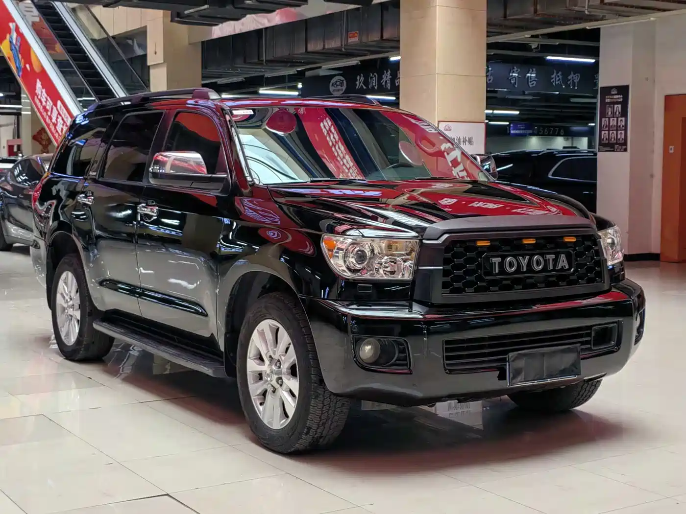 Toyota Sequoia 2010 5.7 Platinum Edition фото 3