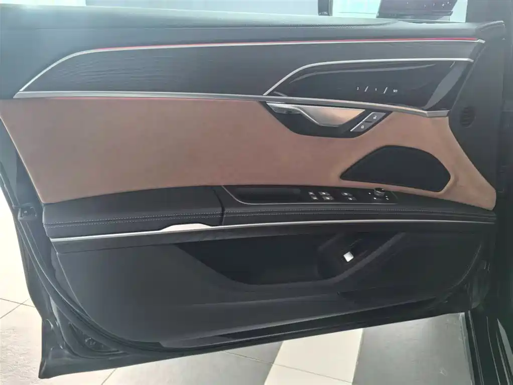 Audi A8 2024 Model A8L 50 TFSI quattro Premium Selection фото 6