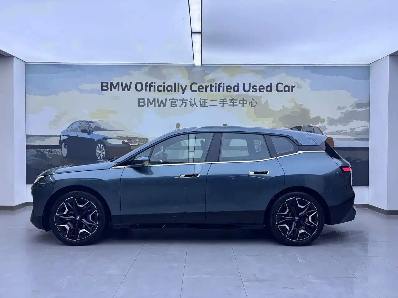 BMW iX 2022 xDrive50 фото 3