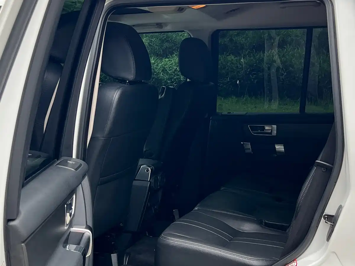 Land Rover Discovery 2016 3.0 SC V6 HSE фото 21
