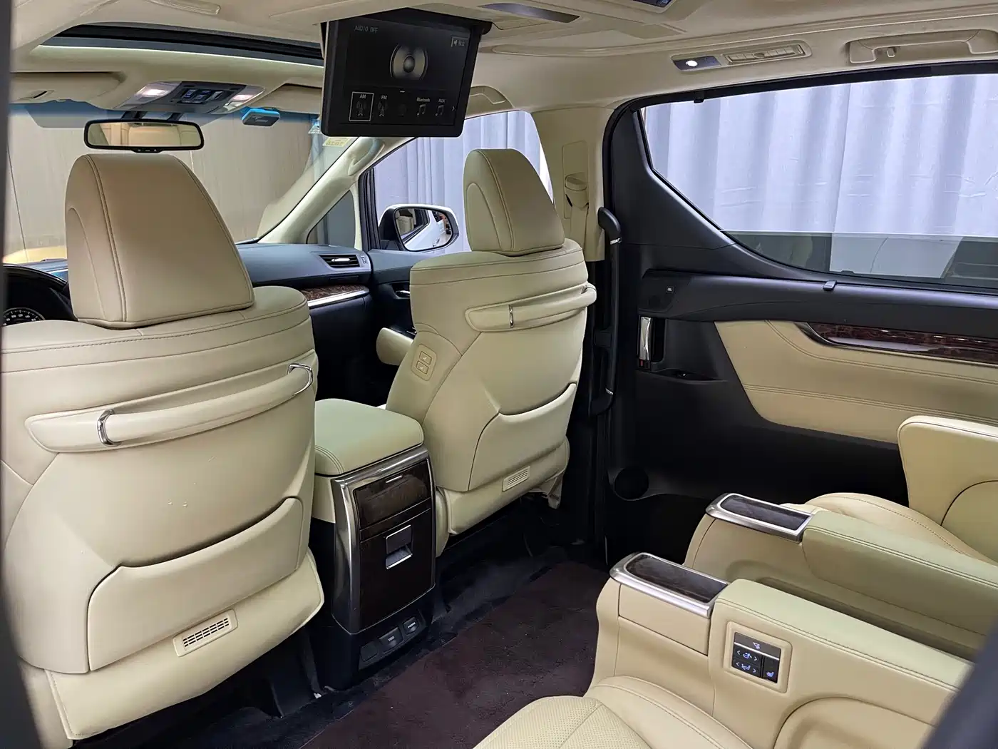 Toyota Alphard 2018 Facelift 3.5L Luxury Edition фото 8