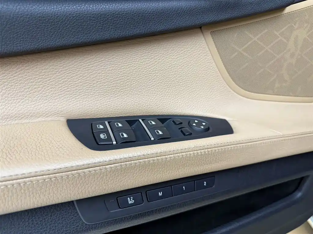 BMW 7 Series 2014 730Li Premium фото 7