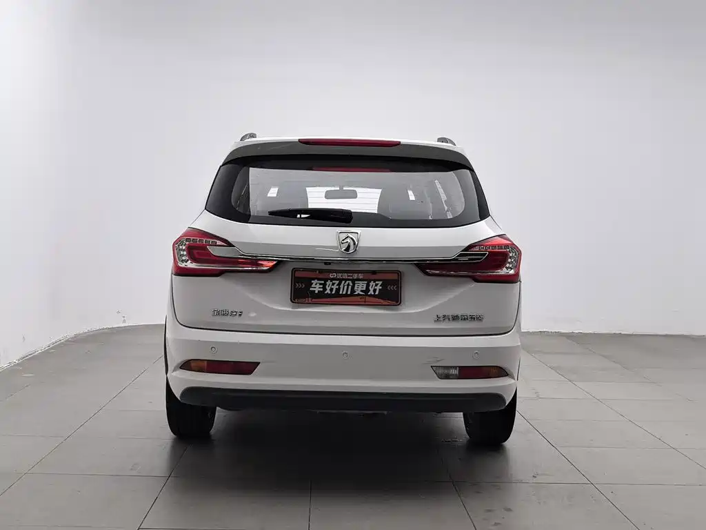 Baojun 310W 2018 2017 1.5L Manual Fashion Edition (China V)