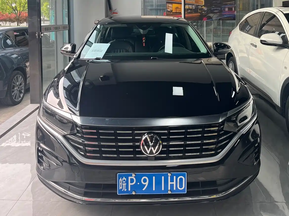 Volkswagen Passat 2022 330TSI Premium Edition