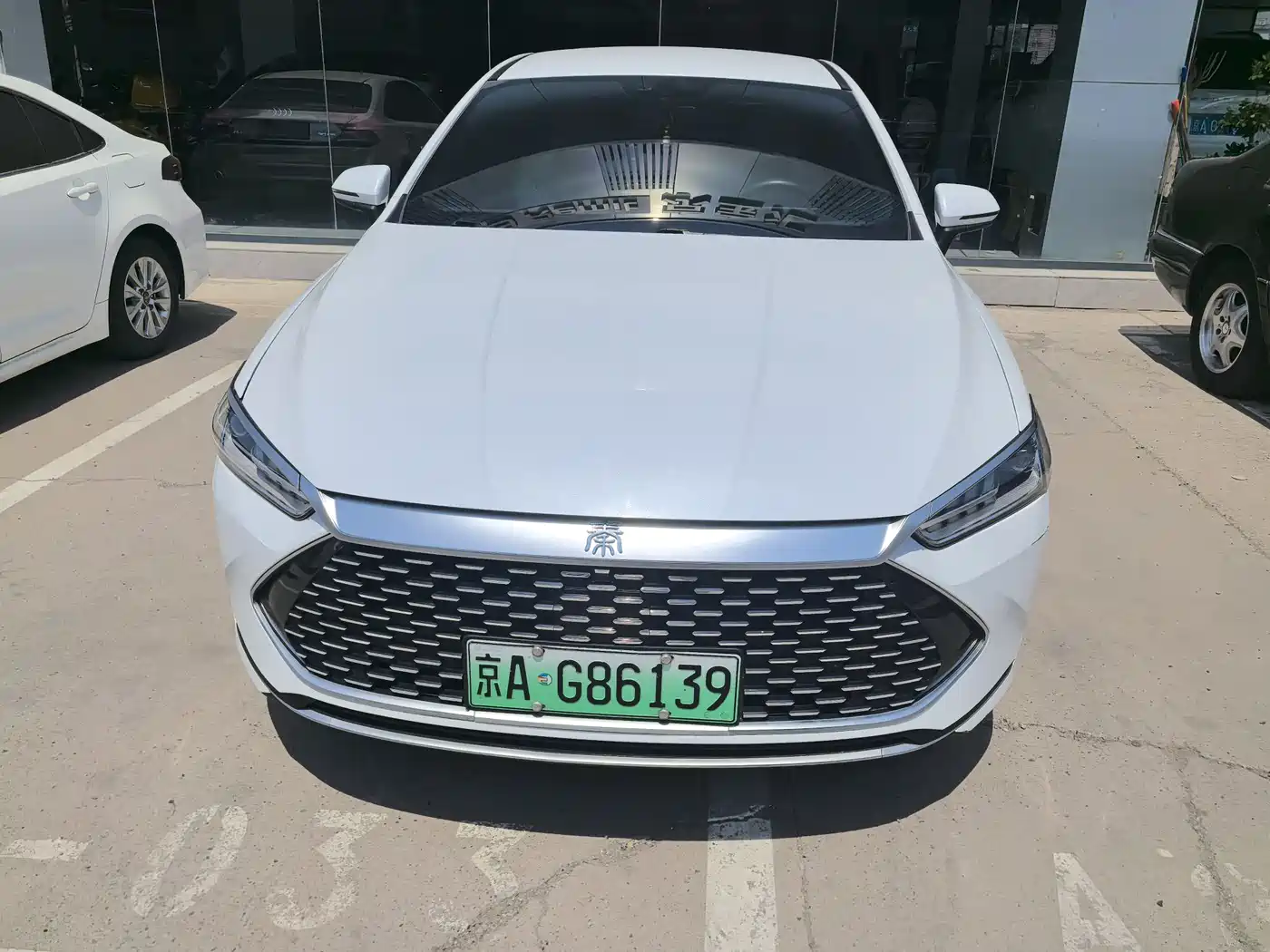 BYD Qin PLUS 2024 Glory Edition DM-i 55KM Leading фото 2