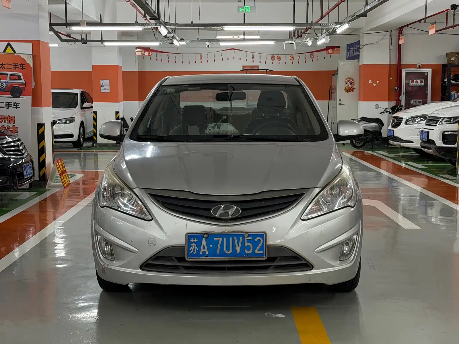 Photo 2 - Hyundai Verna