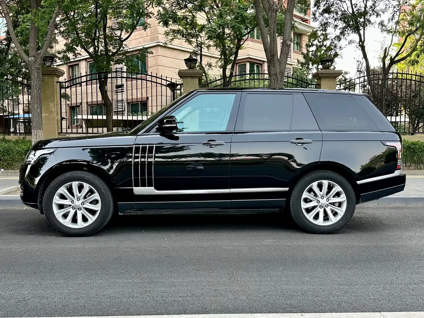 Land Rover Range Rover 2014 3.0 SC V6 Vogue фото 3