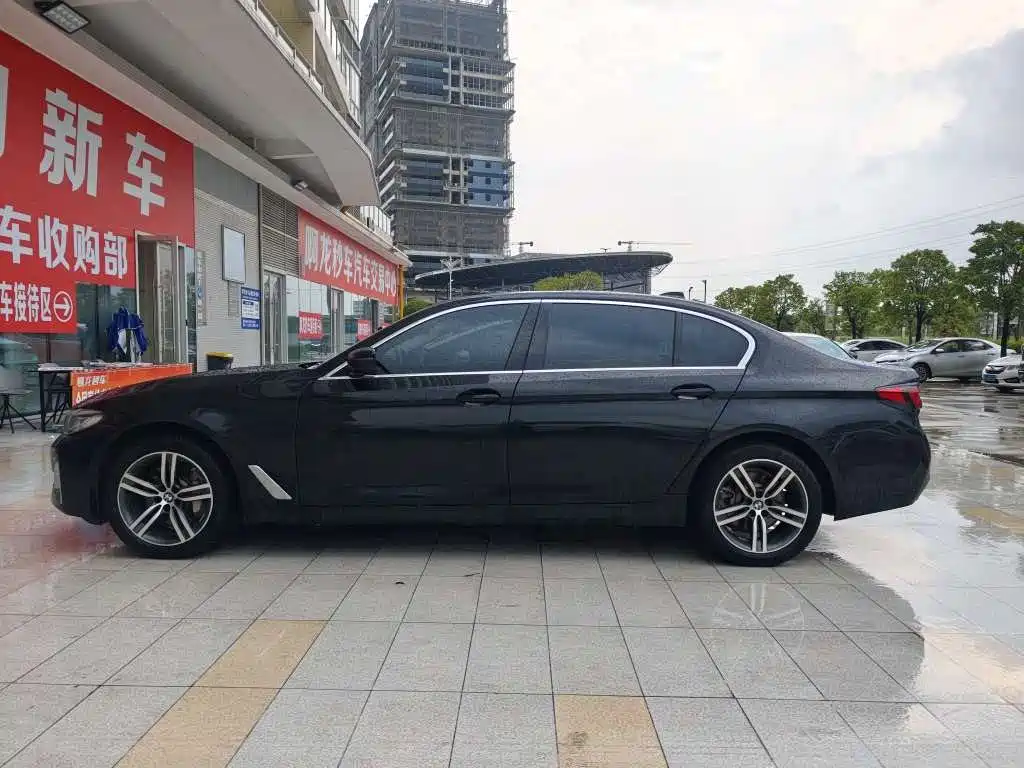 Фото 3 - BMW 5 Series