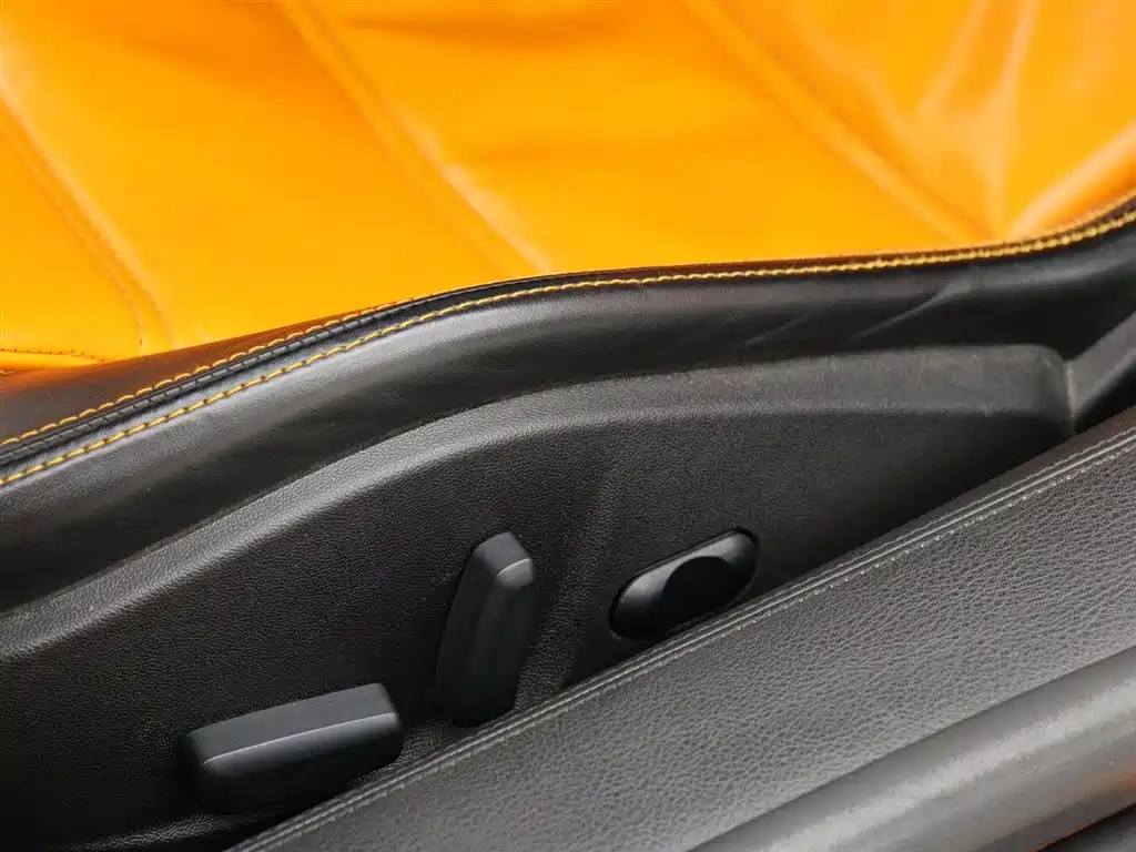 Lamborghini Gallardo 2011 Lamborghini Gallardo LP 560-4 Bicolore фото 4