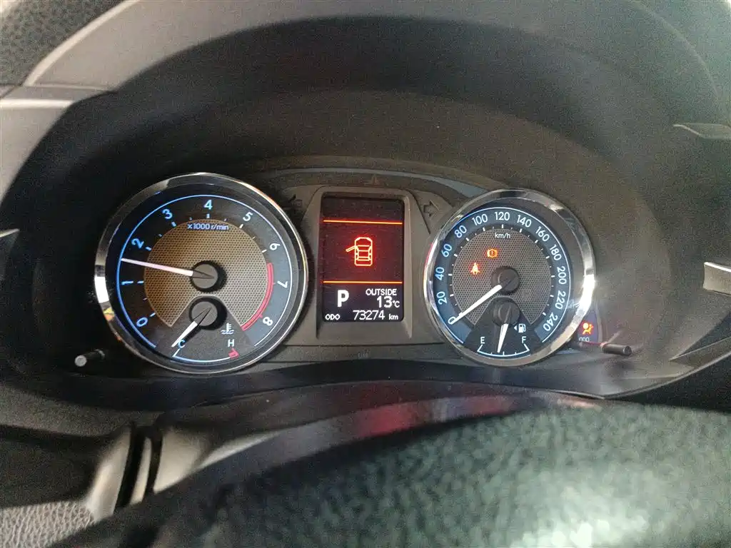 Toyota Corolla 2014 1.6L CVT GL-i Leather Edition фото 8
