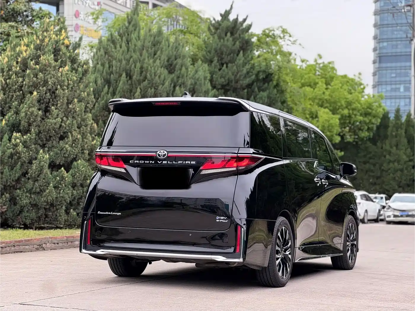 Toyota Vellfire 2024 Crown Hybrid 2.5L Executive Premium Edition фото 6