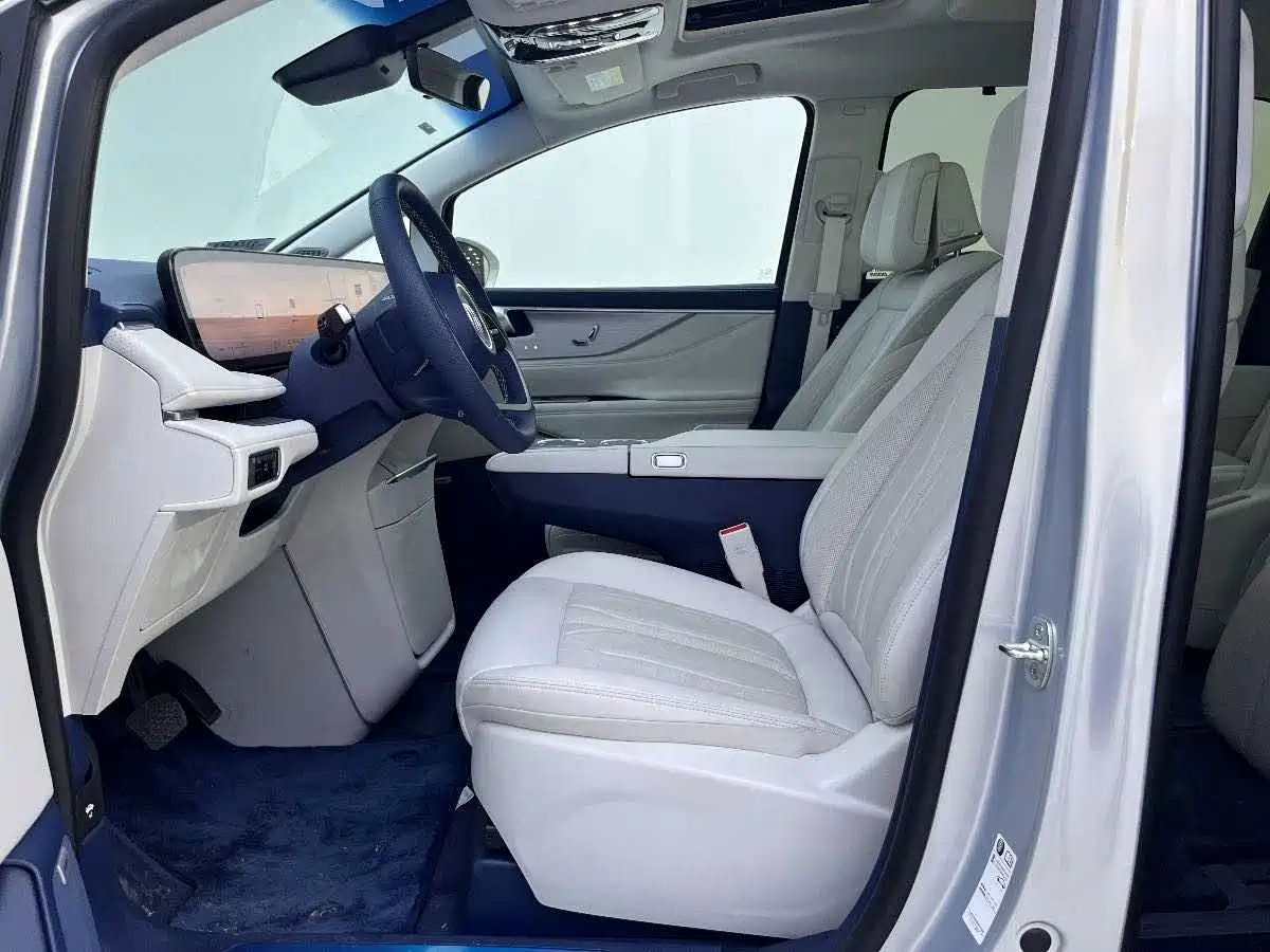 Buick GL8 New Energy 2024 Land Honor Luxury Edition 6-Seater фото 9