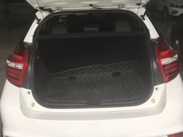 Toyota YARiS L Zhi Xuan 2016 Facelift 1.5E CVT Charming Edition фото 15