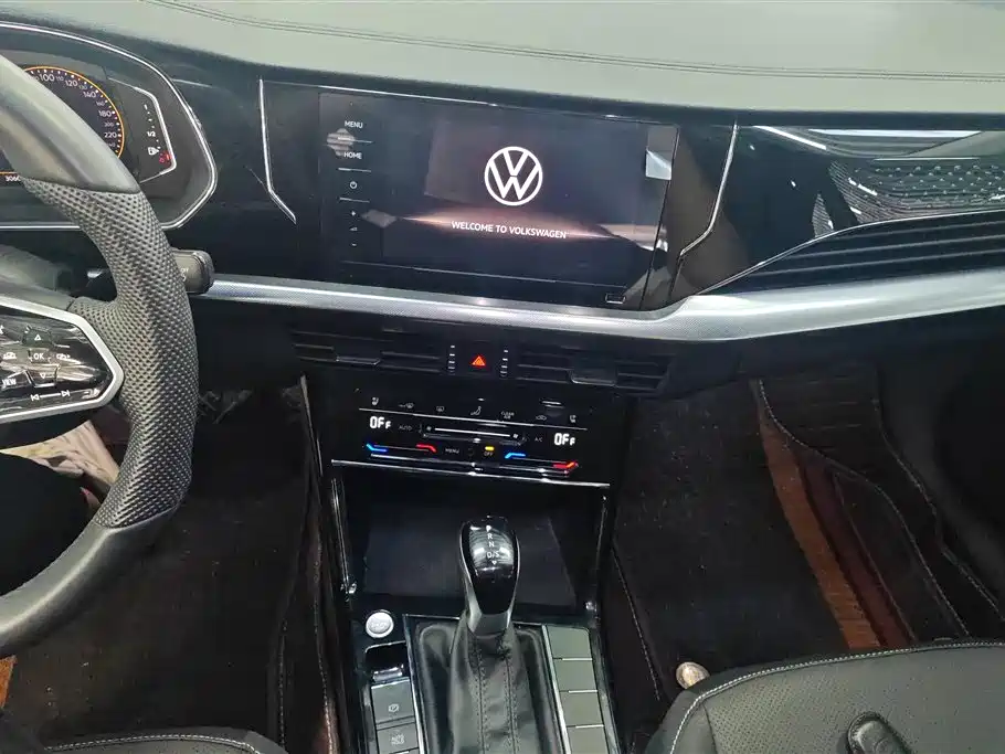 Volkswagen Passat 2024 330TSI Starlight Elite Edition фото 13