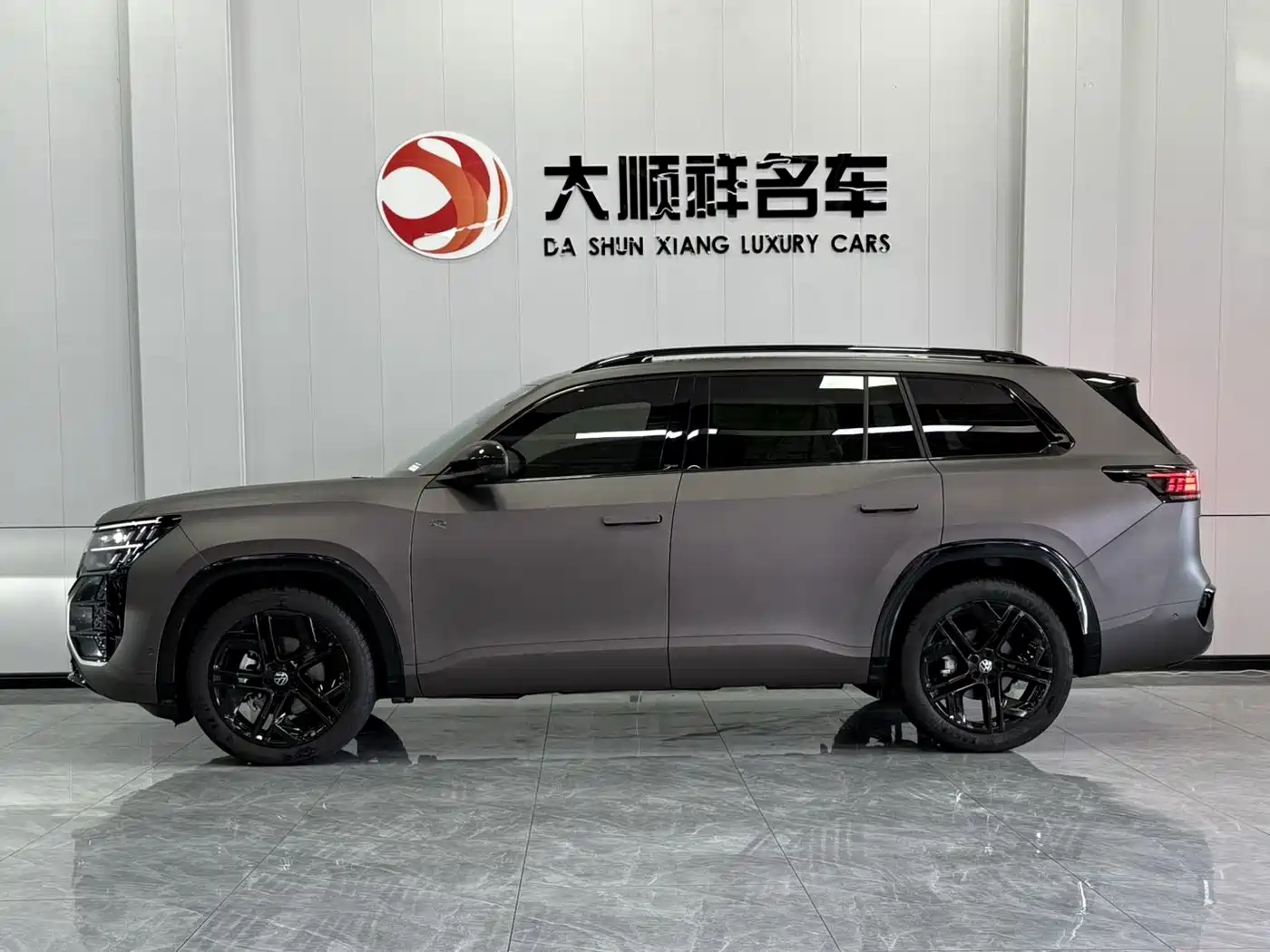 Volkswagen Teramont 2025 Teramont Pro 450TSI 4WD Summit Edition фото 3