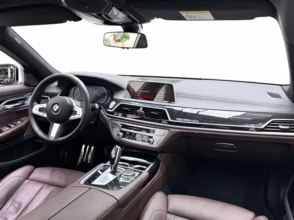 BMW 7 Series 2018 730Li Leading Type M Sport Package фото 8