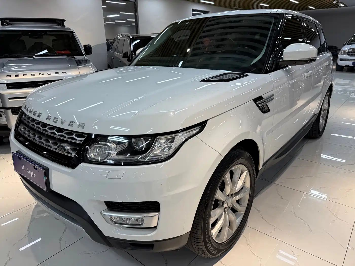 Land Rover Range Rover Sport 2015 3.0 SC V6 HSE фото 2