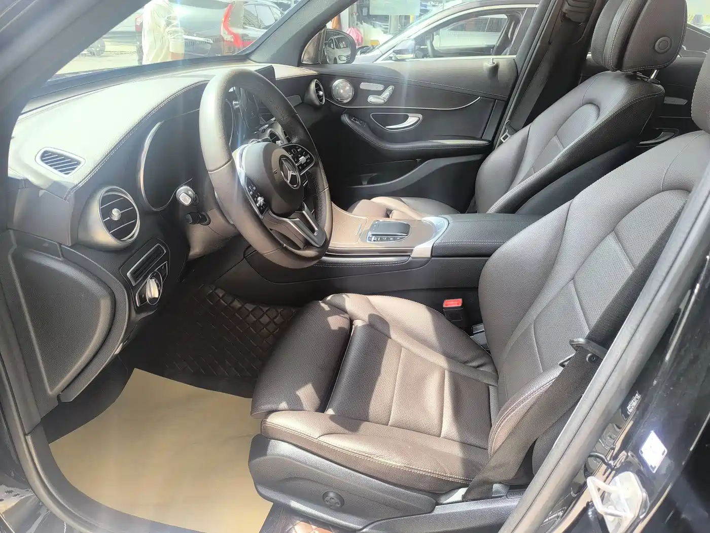 Mercedes-Benz GLC 2021 GLC 260 L 4MATIC Luxury фото 4