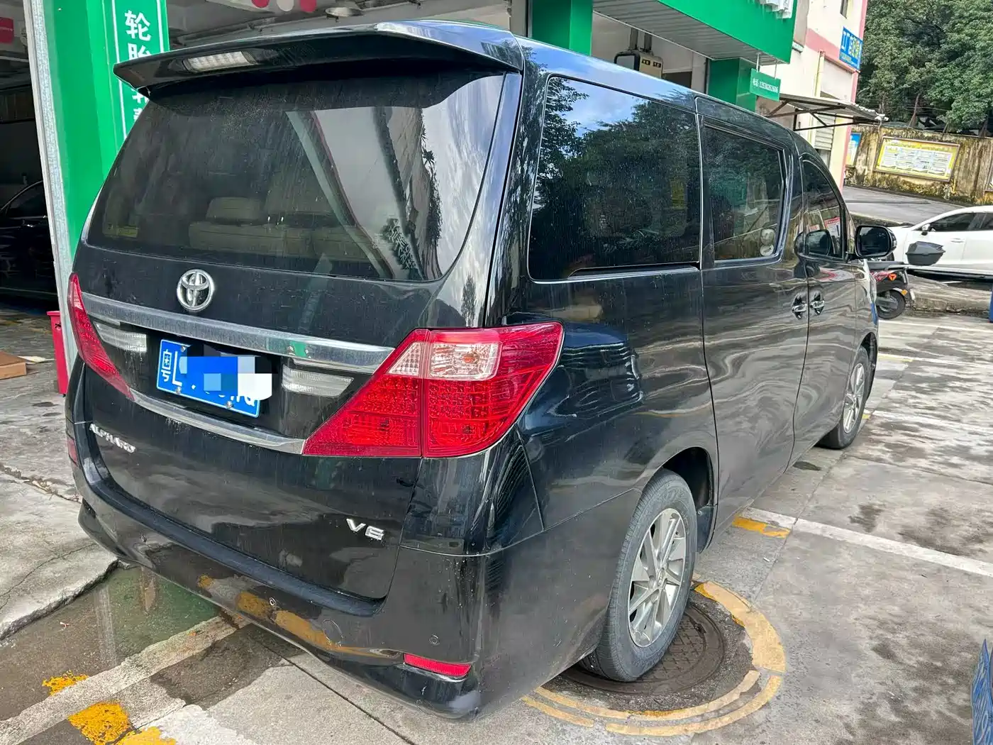 Toyota Alphard 2011 3.5L Luxury Edition фото 7
