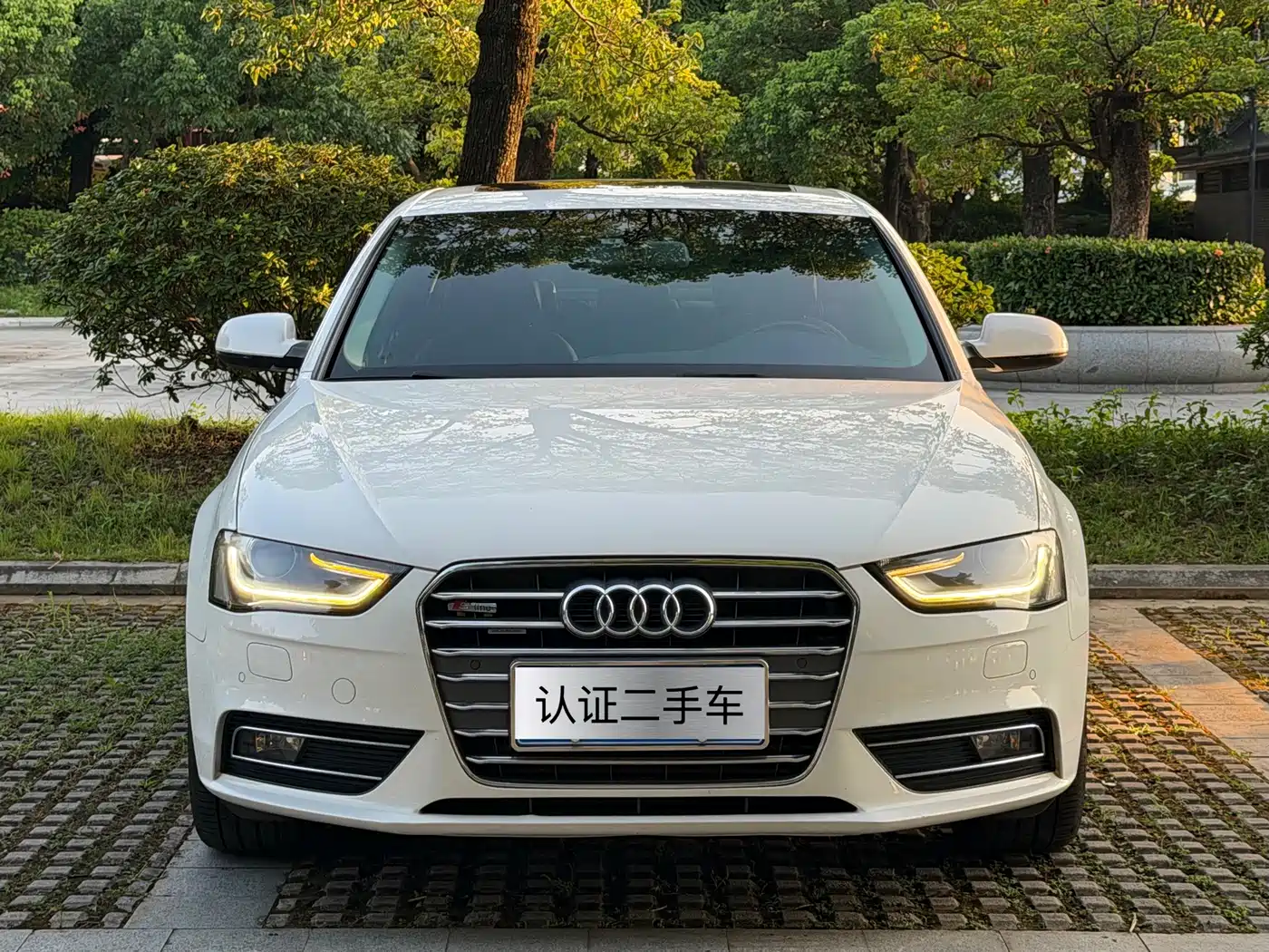 Фото 2 - Audi A4L