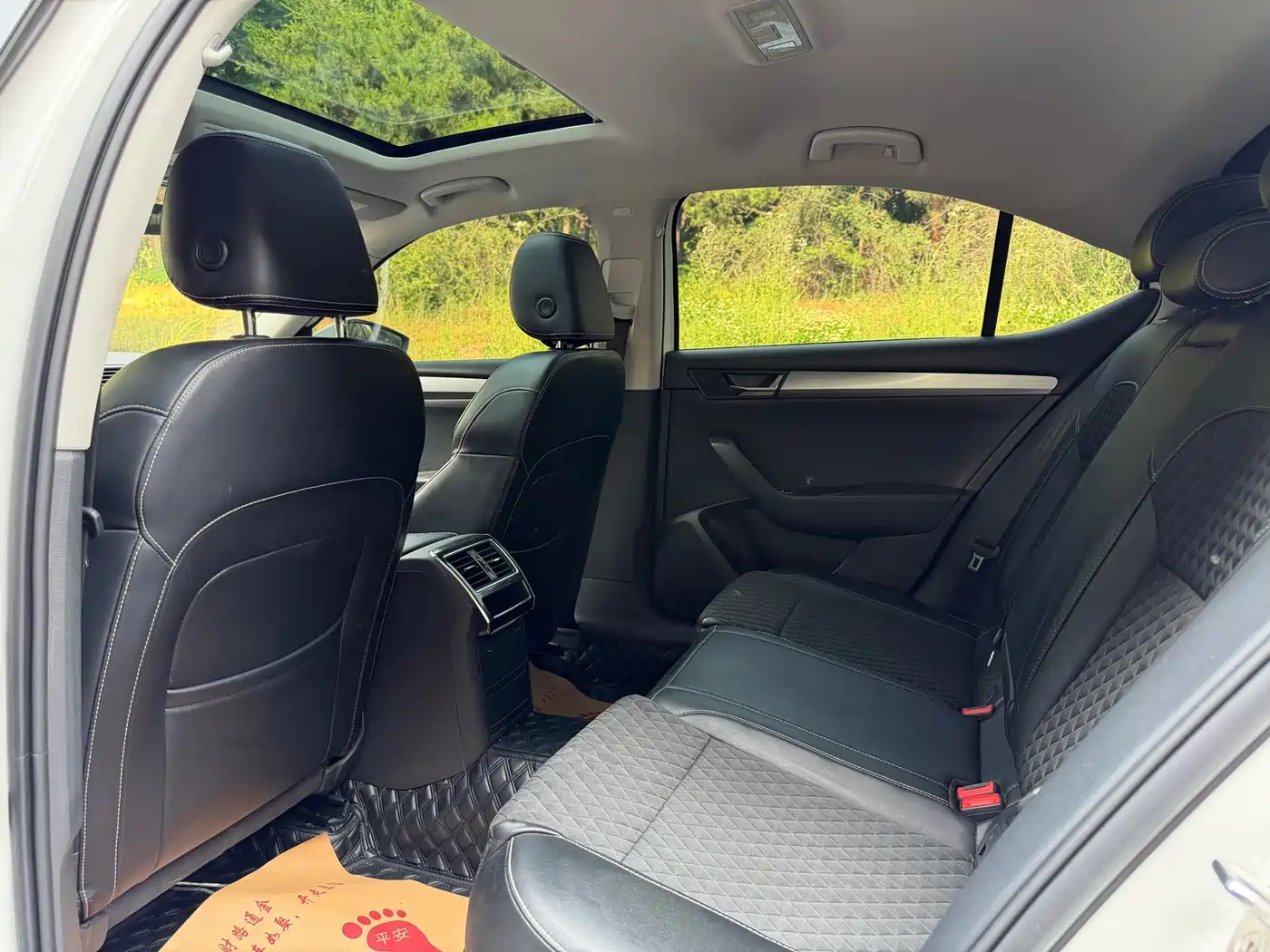 Škoda Superb 2016 TSI330 DSG Pioneer Edition фото 8