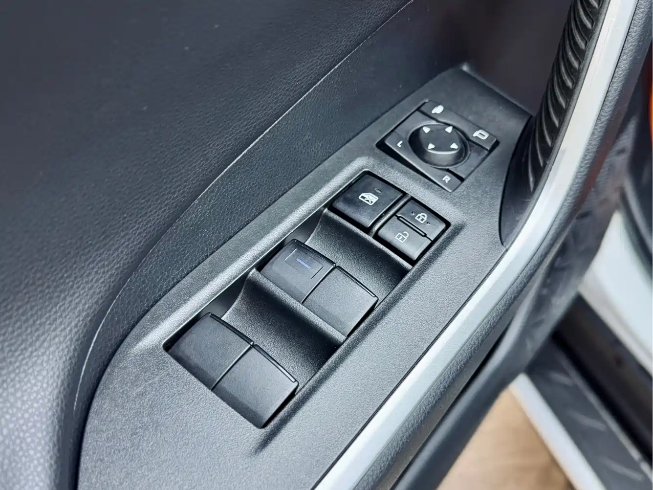 Toyota RAV4 Rongfang 2022 2.0L CVT 2WD Trend Plus Edition фото 11