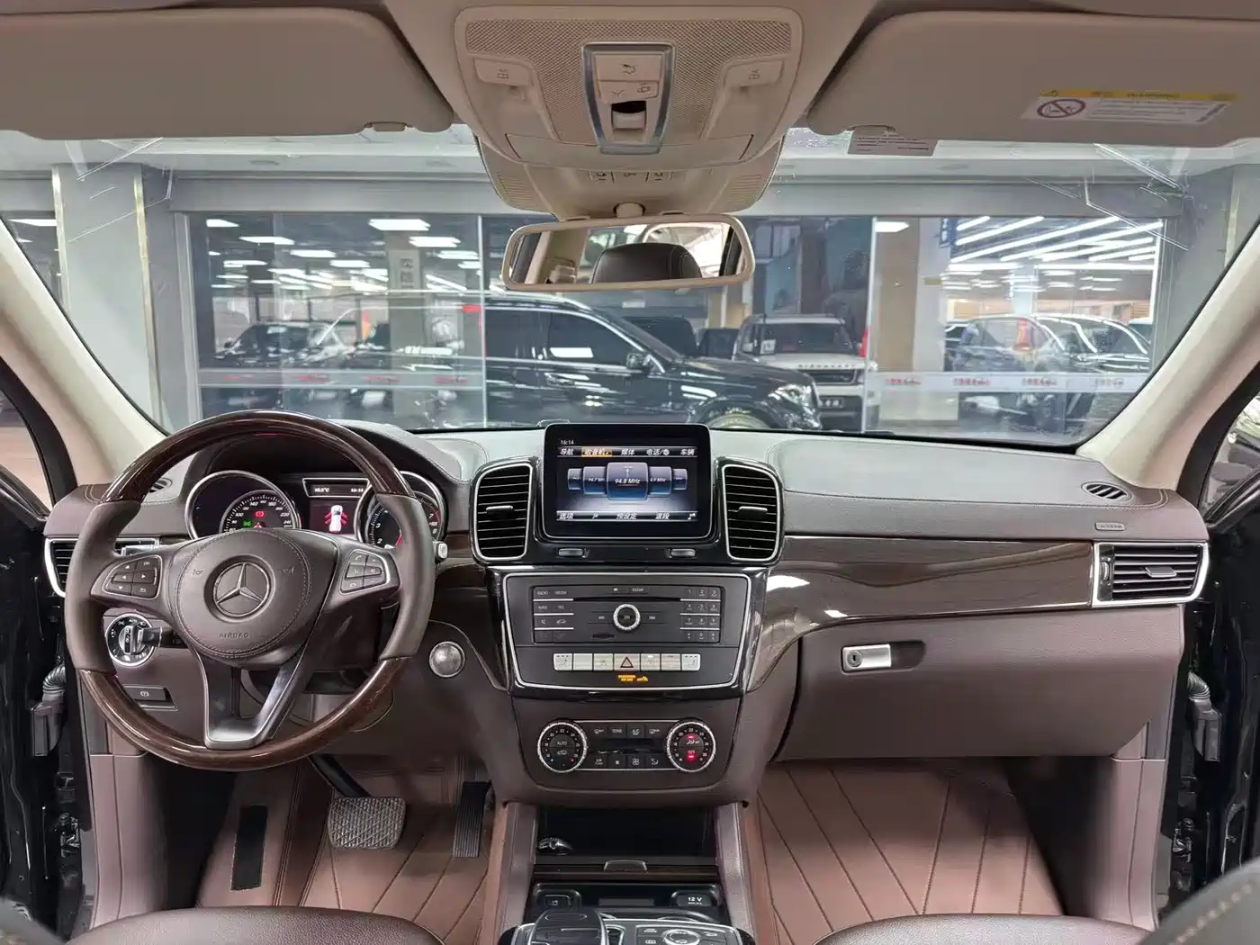 Mercedes-Benz GLS 2018 Facelift GLS 400 4MATIC Sport фото 4