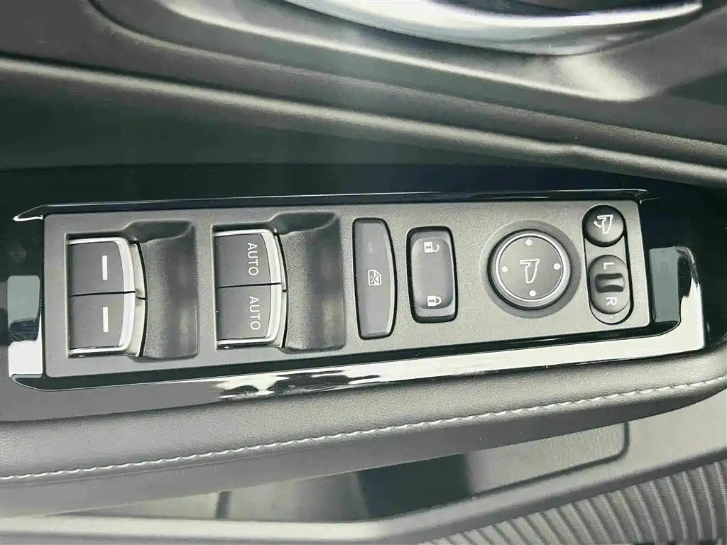 Photo 18 - Honda Inspire