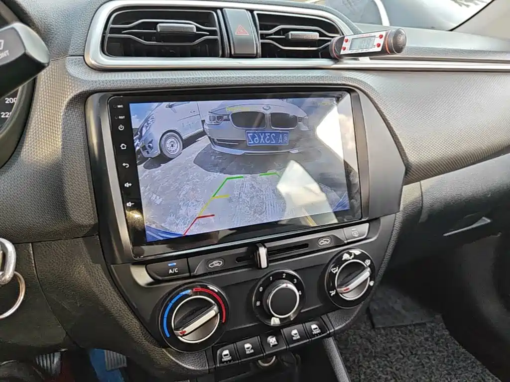 Photo 13 - Hyundai Verna