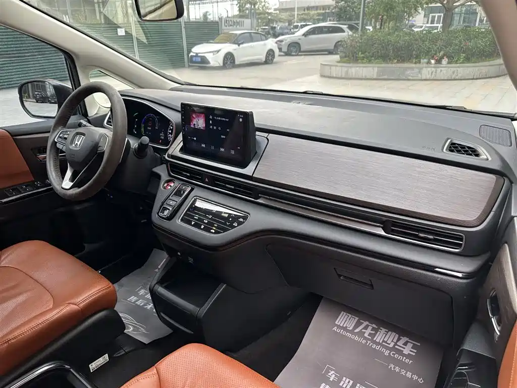 Honda Odyssey 2022 2.0L e:HEV Sharp·Enjoyment Edition фото 13