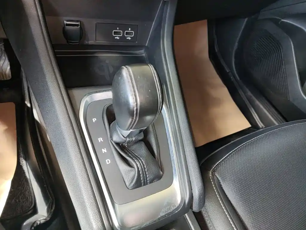 Renault Captur 2020 2019 Model TCe270 Auto Power Style