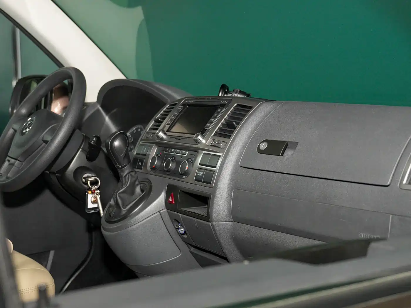 Volkswagen Caravelle 2014 2.0TSI 4WD Comfort Edition фото 26