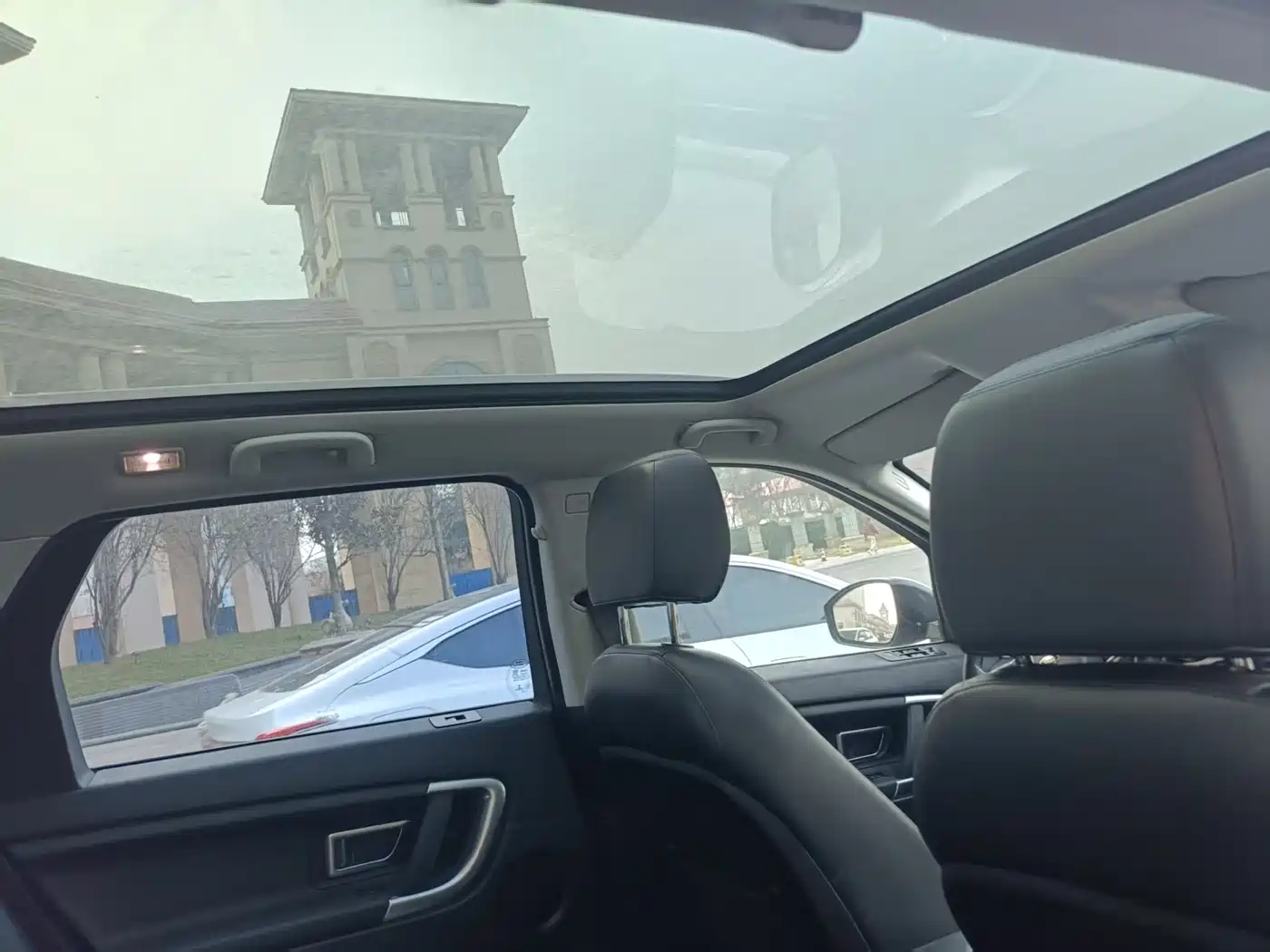 Land Rover Discovery Sport 2019 240PS SE Edition China V фото 11