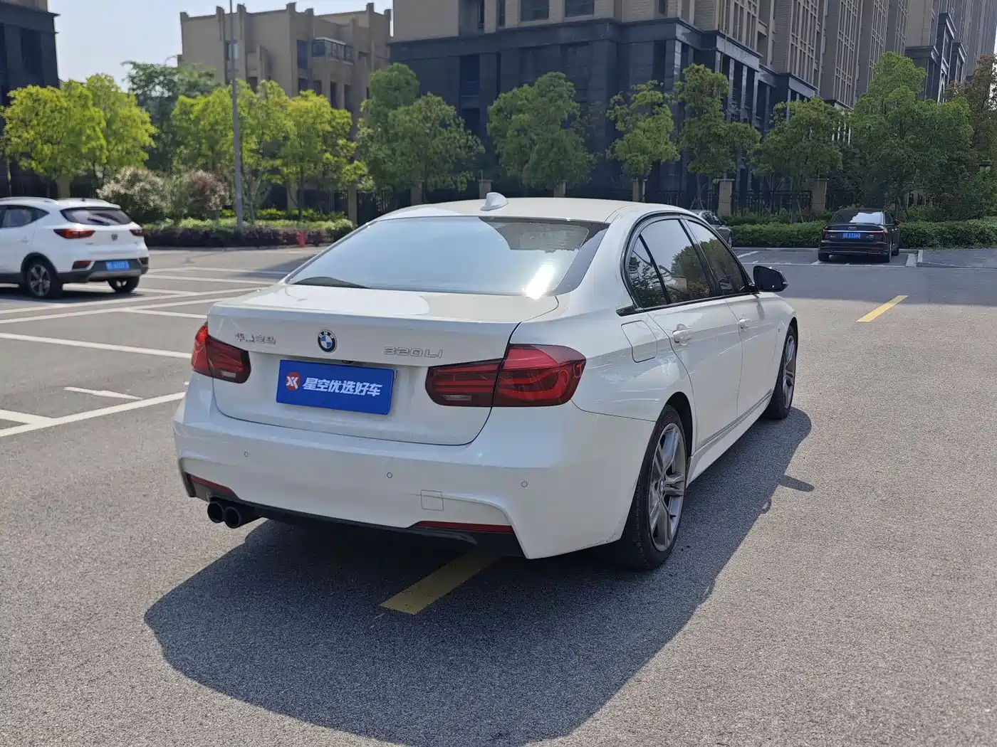 BMW 3 Series 2018 320Li M Sport Black Night Edition фото 18