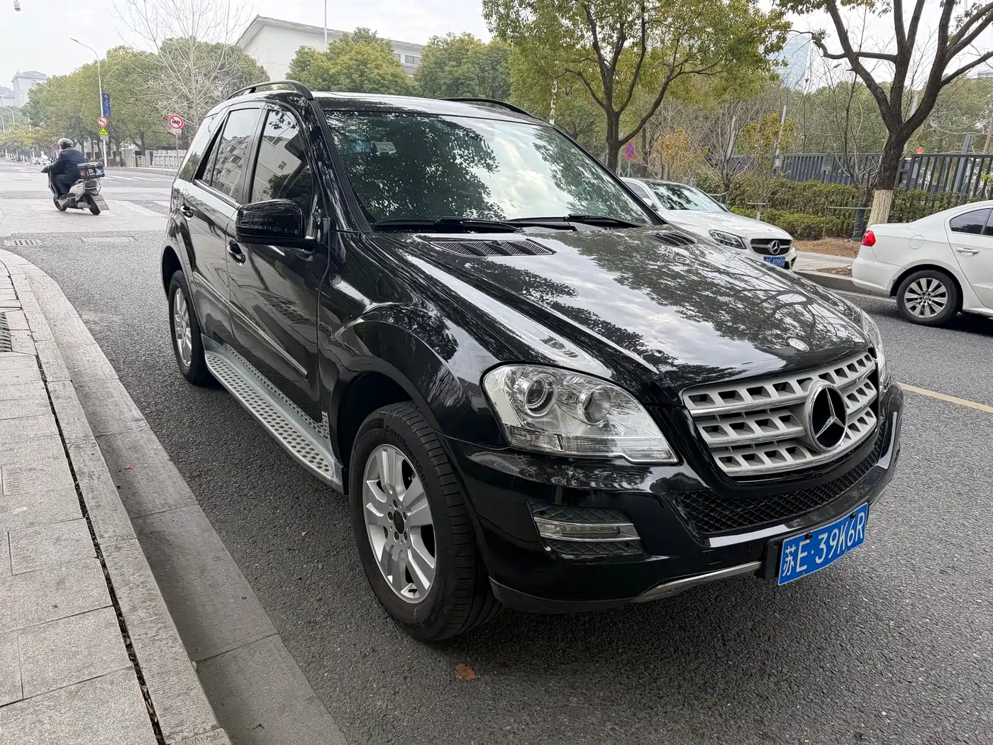 Mercedes-Benz M-Class 2010 ML 300 4MATIC фото 3