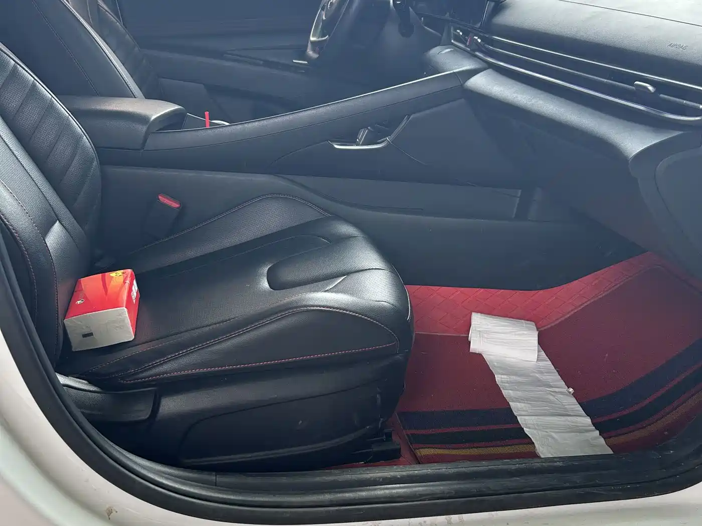 Фото 6 - Hyundai Elantra