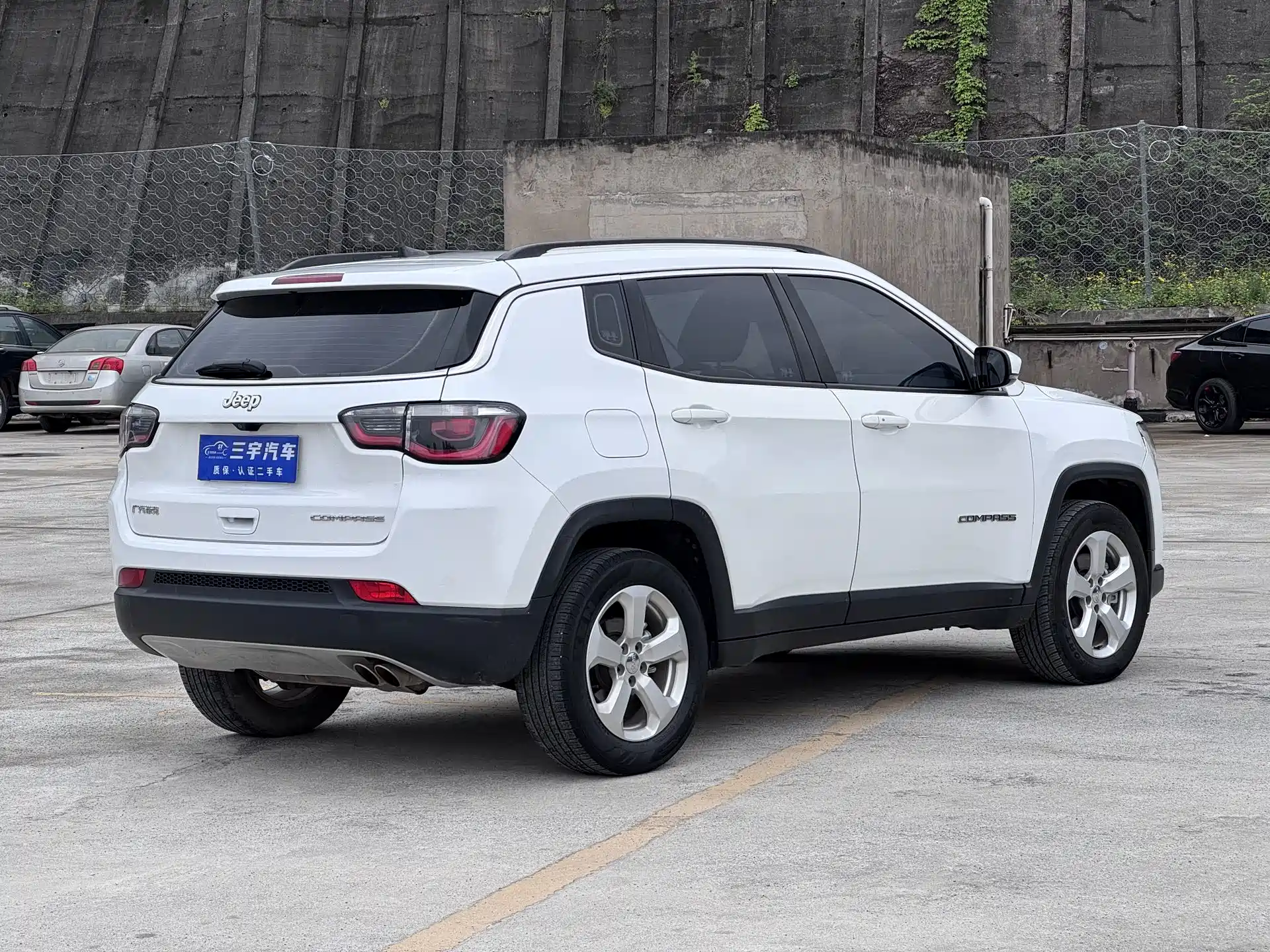 Фото 4 - Jeep Compass