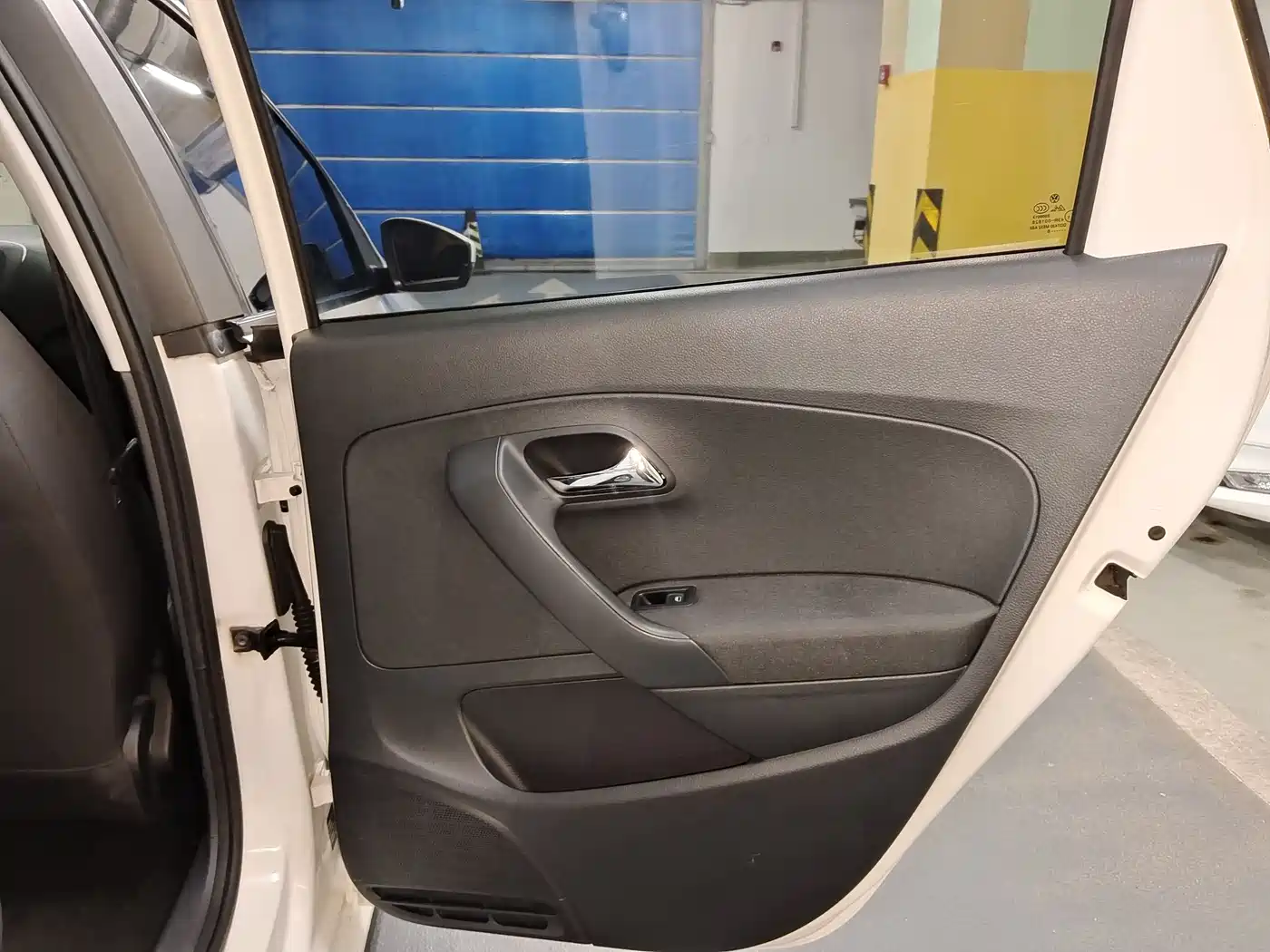 Volkswagen Polo 2014 1.4L Manual Trend Edition фото 11