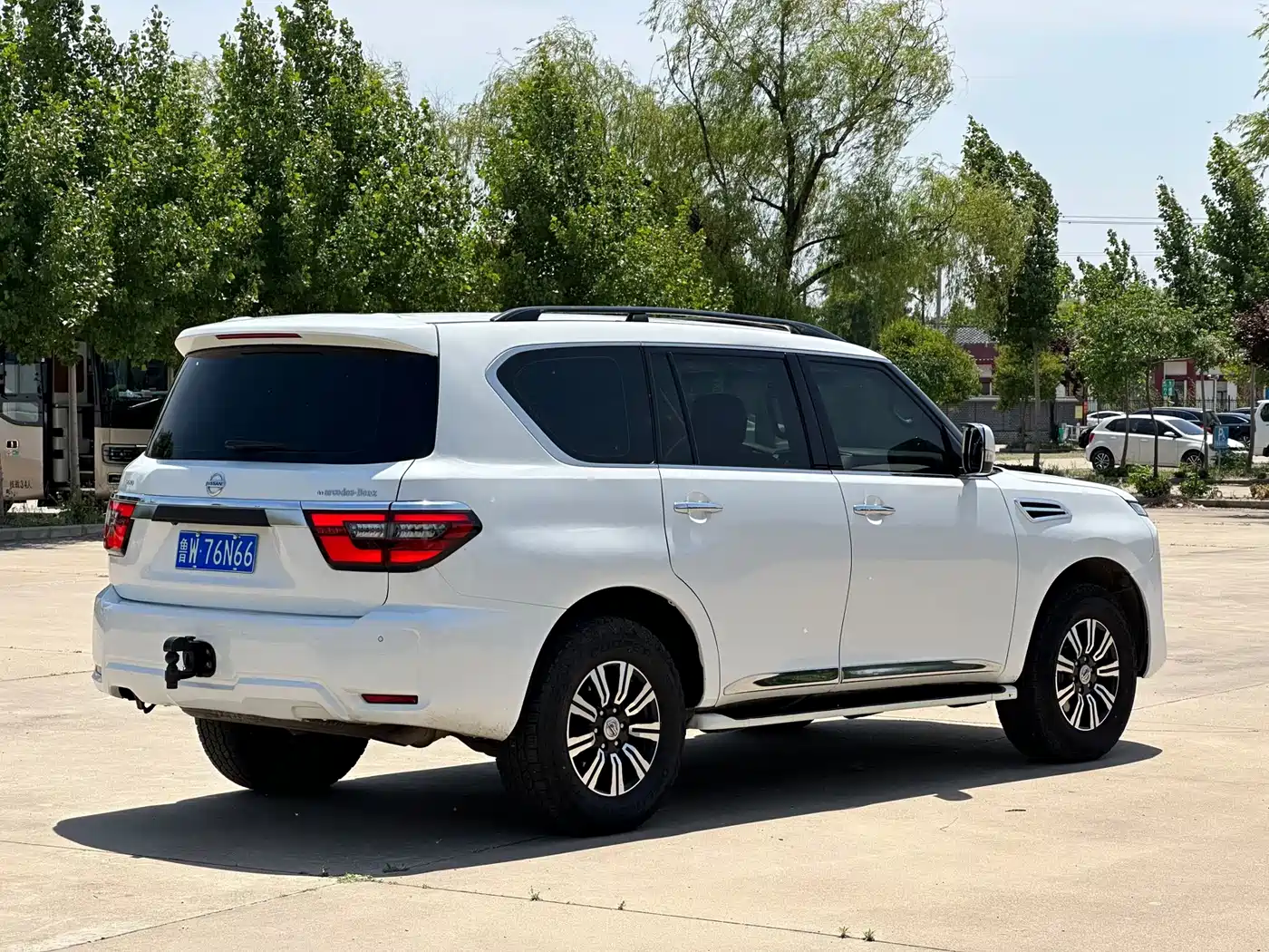 Nissan Patrol 2018 4.0L Leadership фото 6