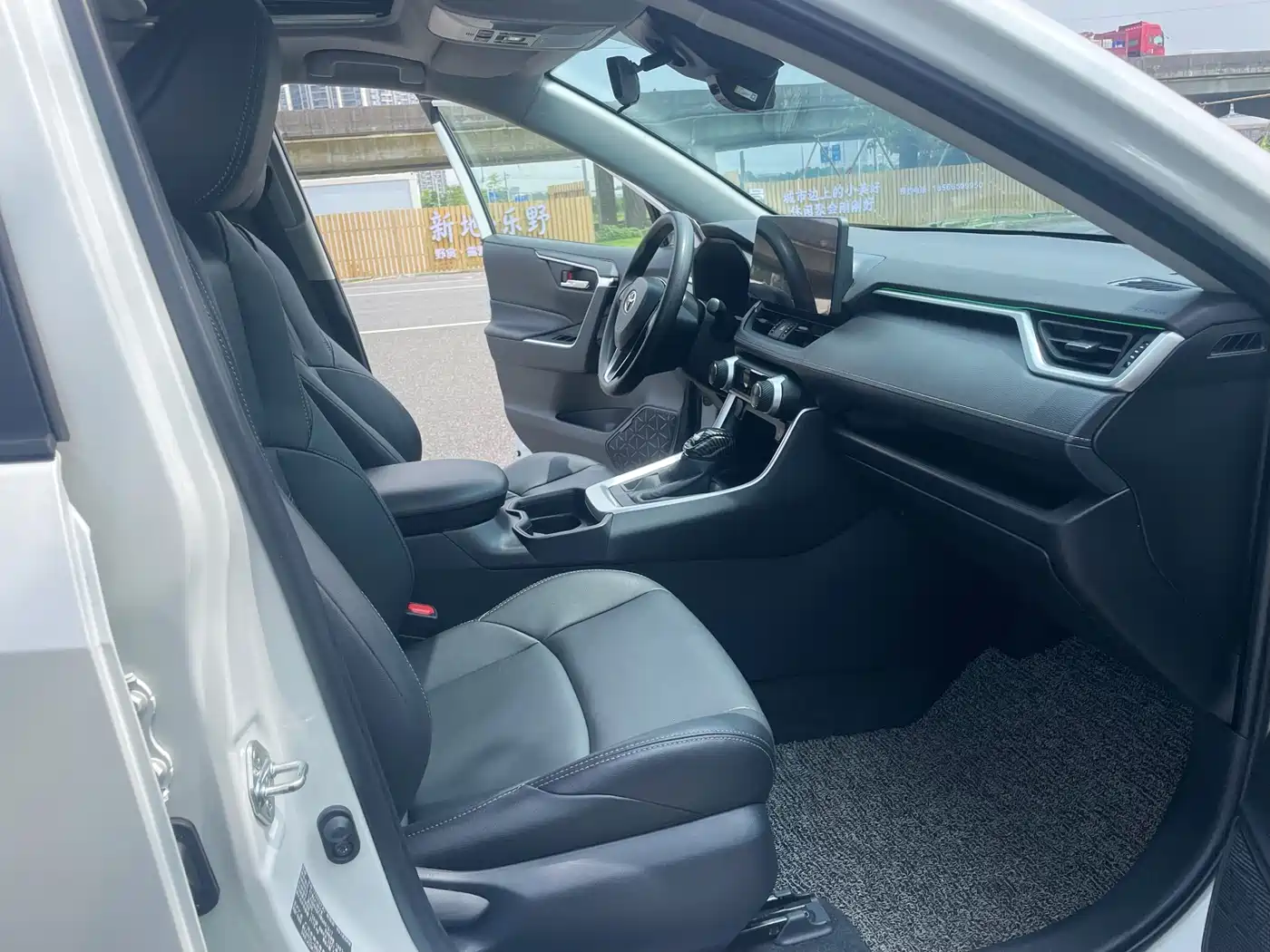 Toyota Wildlander 2021 2.0L CVT 4WD Luxury Edition фото 53