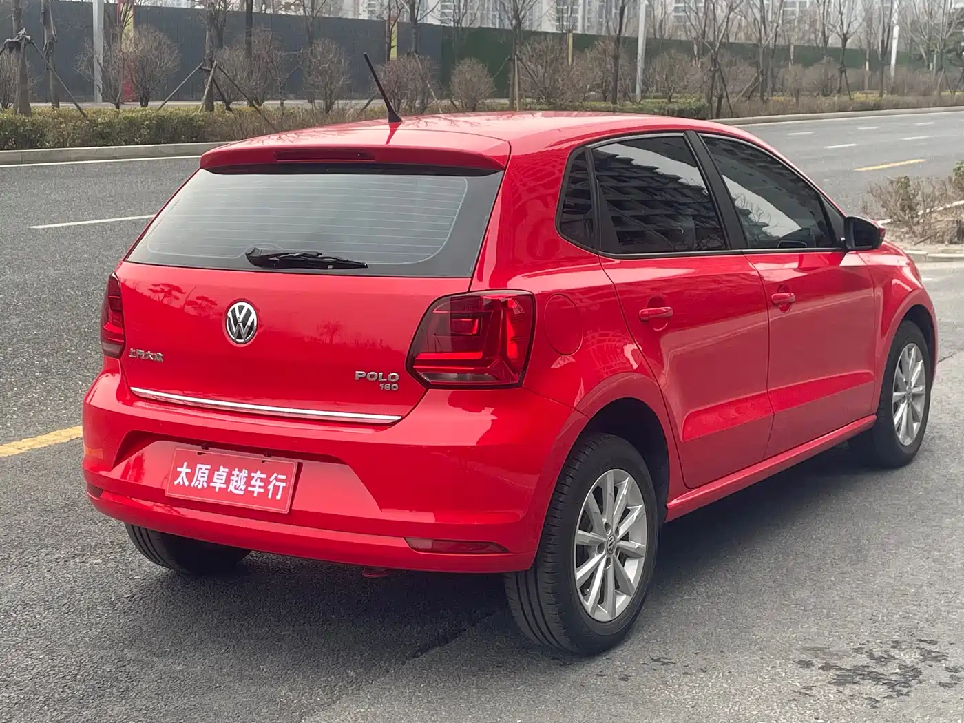 Volkswagen Polo 2016 1.6L Automatic Luxury фото 4