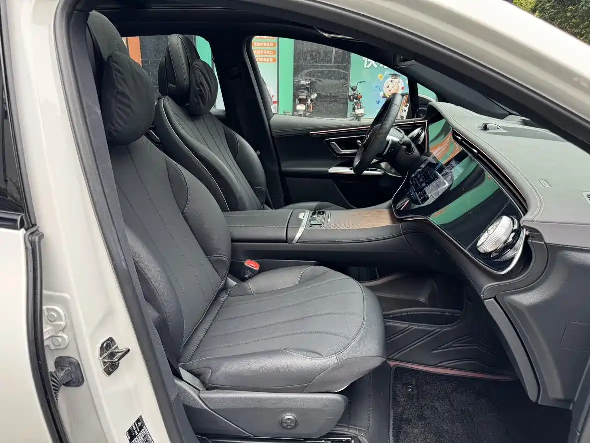 Mercedes-Benz EQE SUV 2023 500 4MATIC фото 10