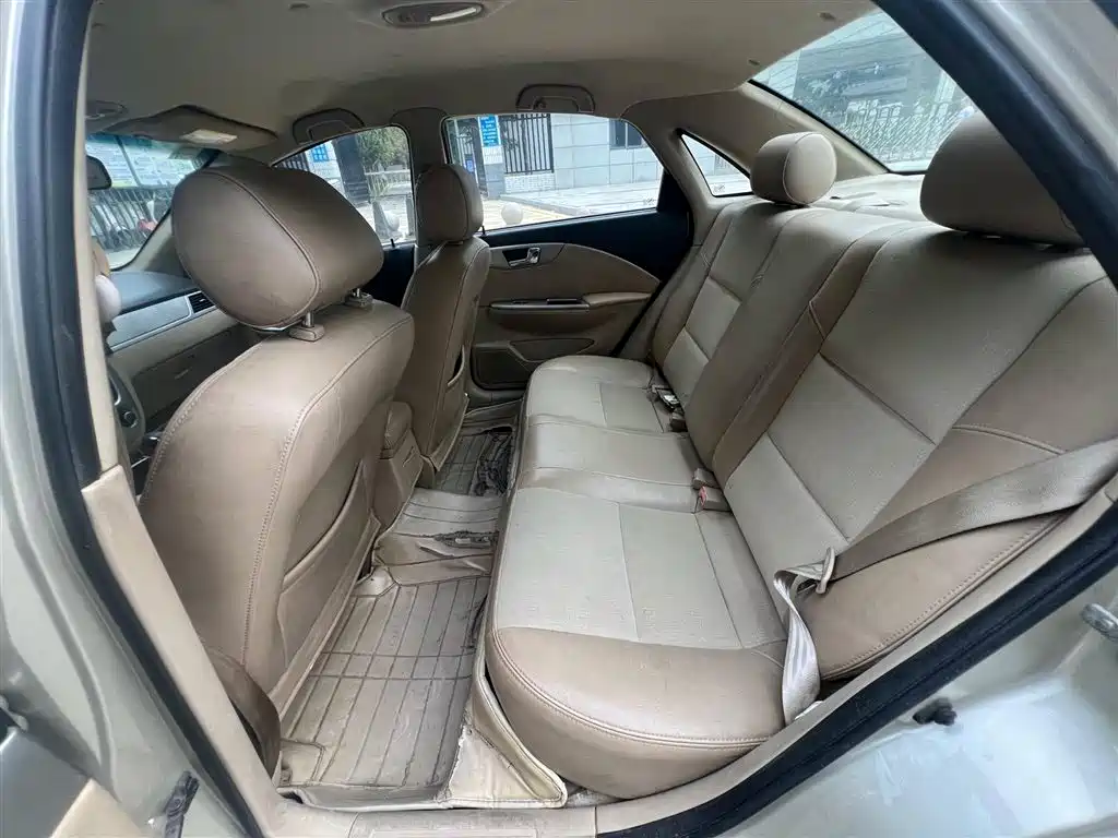 Buick Excelle 2013 1.5L Automatic Classic фото 6