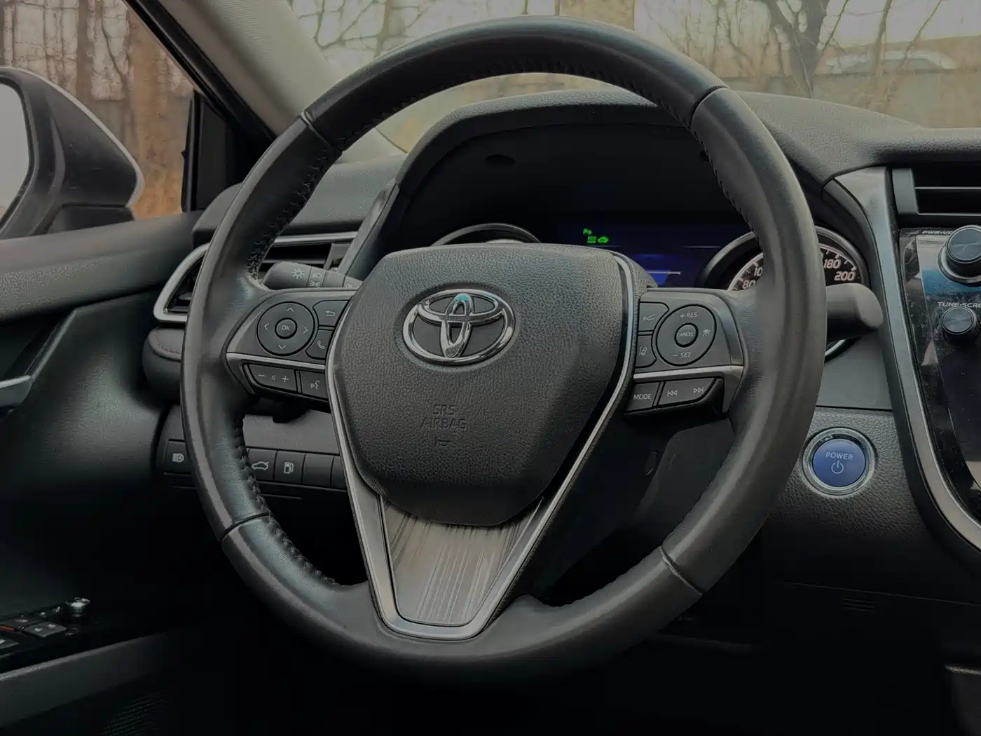 Toyota Camry 2018 Hybrid 2.5HG Luxury Edition фото 8