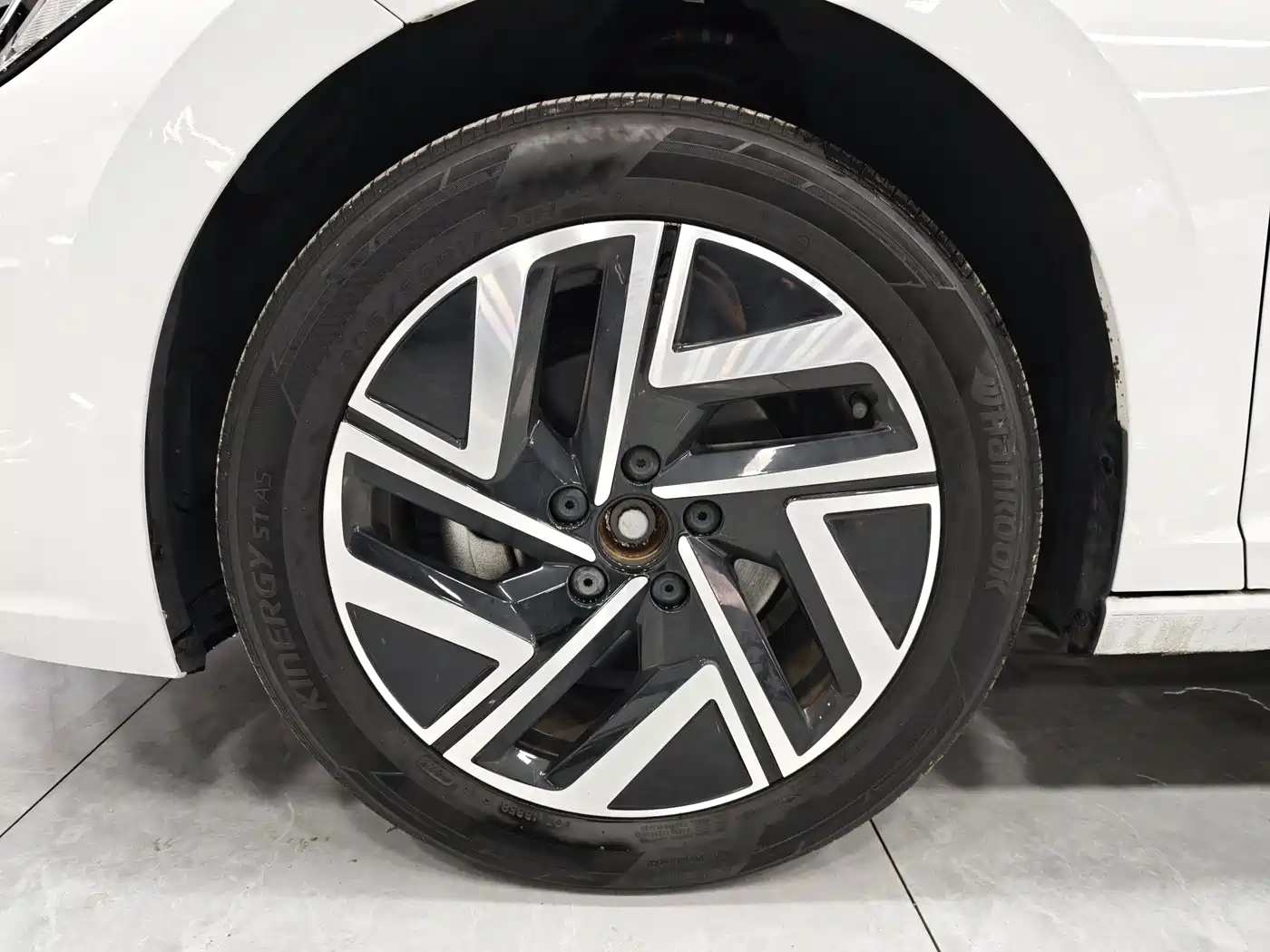 Volkswagen Sagitar 2023 300TSI DSG Surpassing Edition фото 18