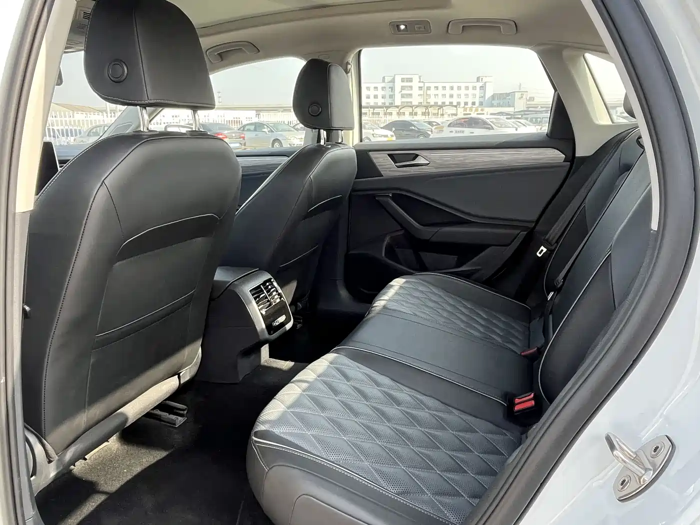 Volkswagen Sagitar 2023 300TSI DSG Surpassing Edition фото 24